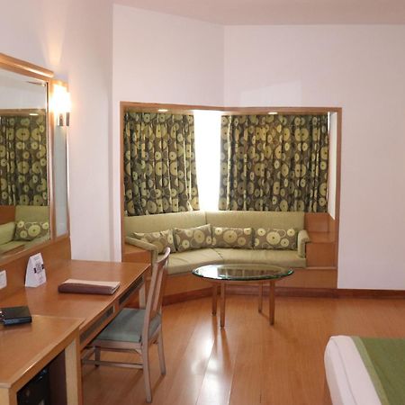 Отель Vits Aurangabad Экстерьер фото