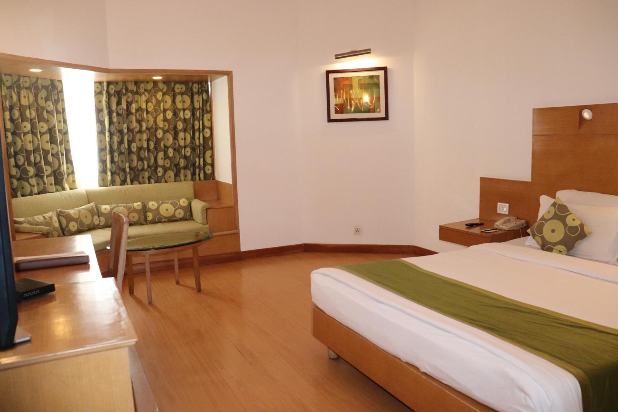 Отель Vits Aurangabad Экстерьер фото