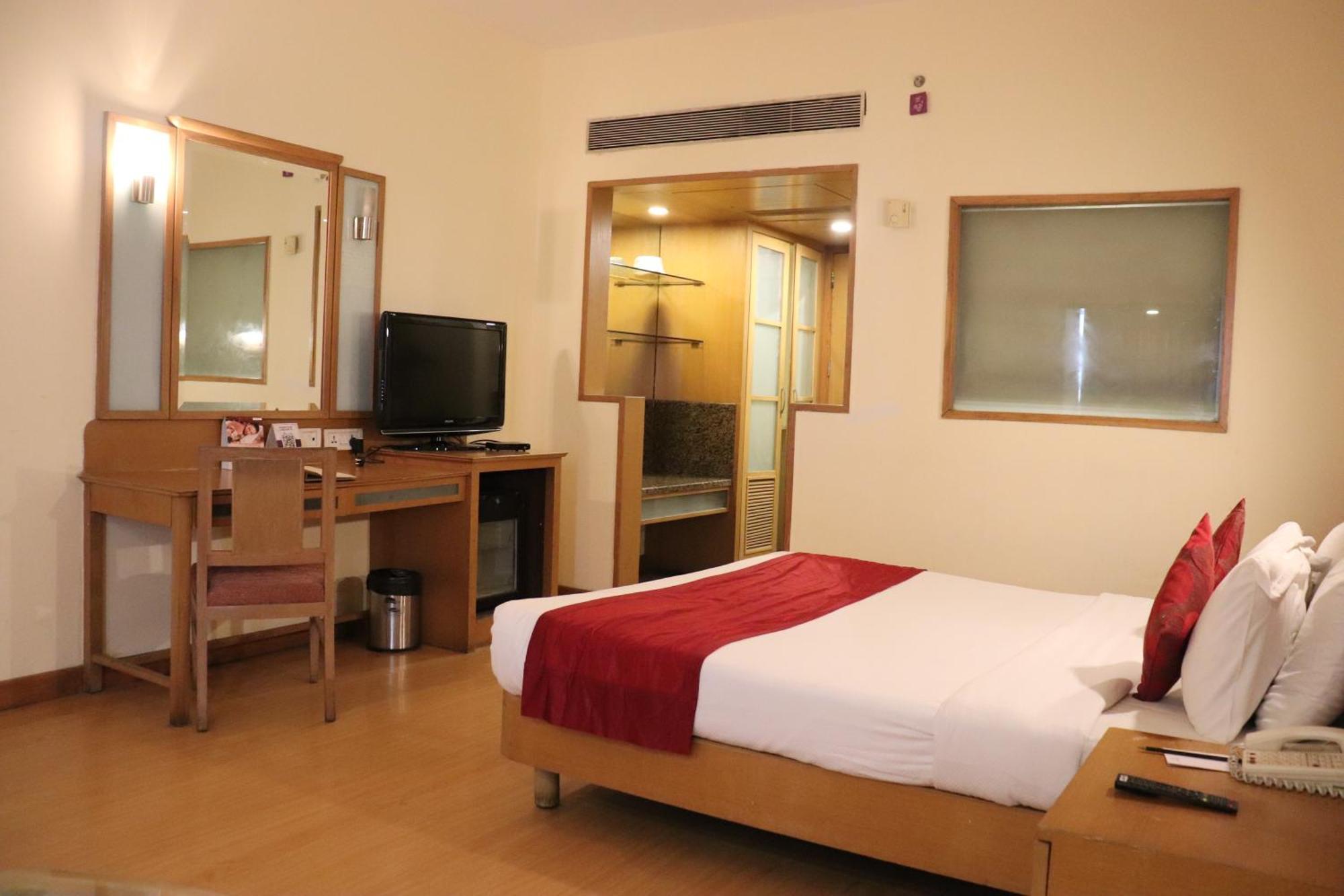 Отель Vits Aurangabad Экстерьер фото