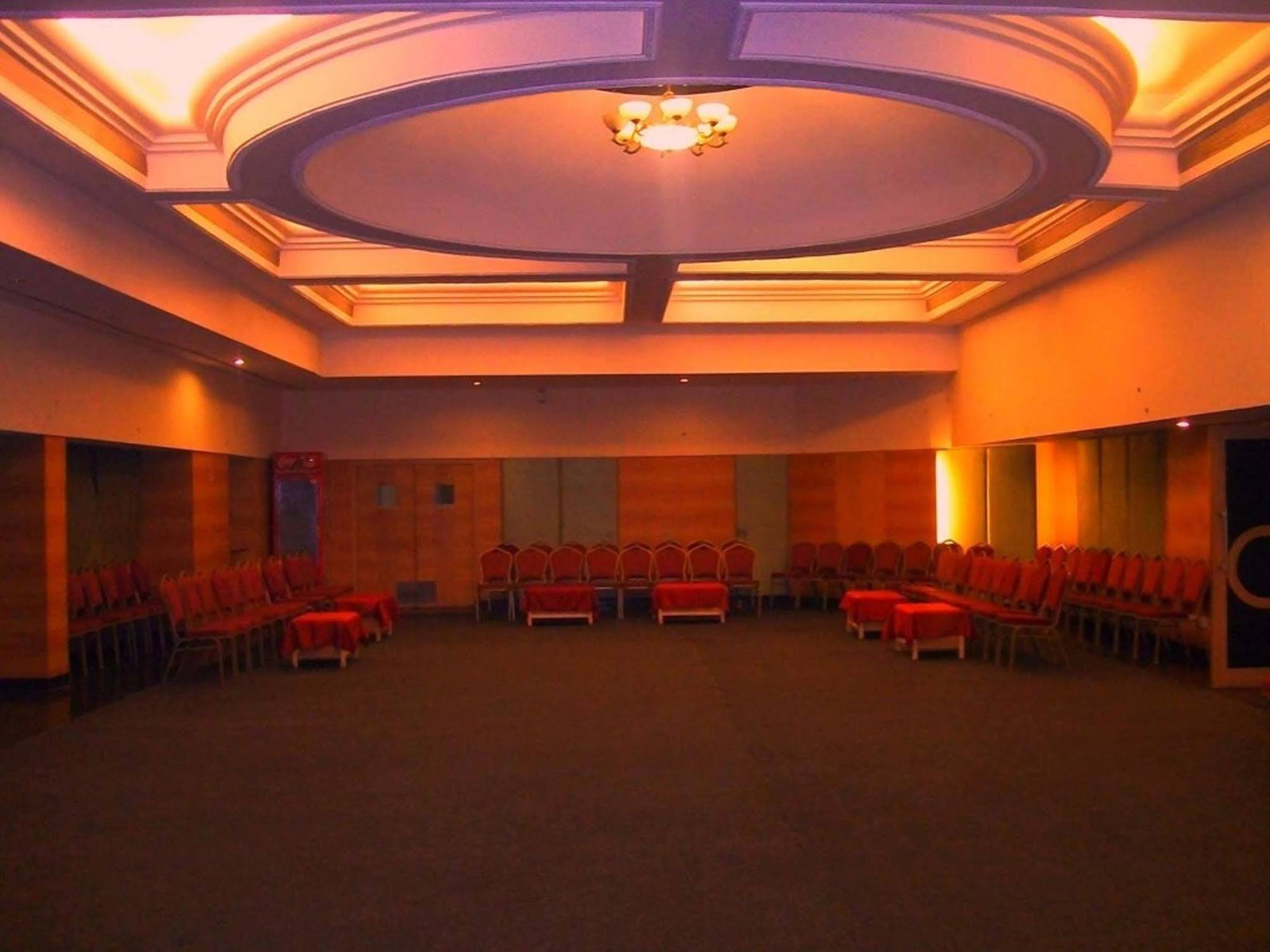 Отель Vits Aurangabad Экстерьер фото